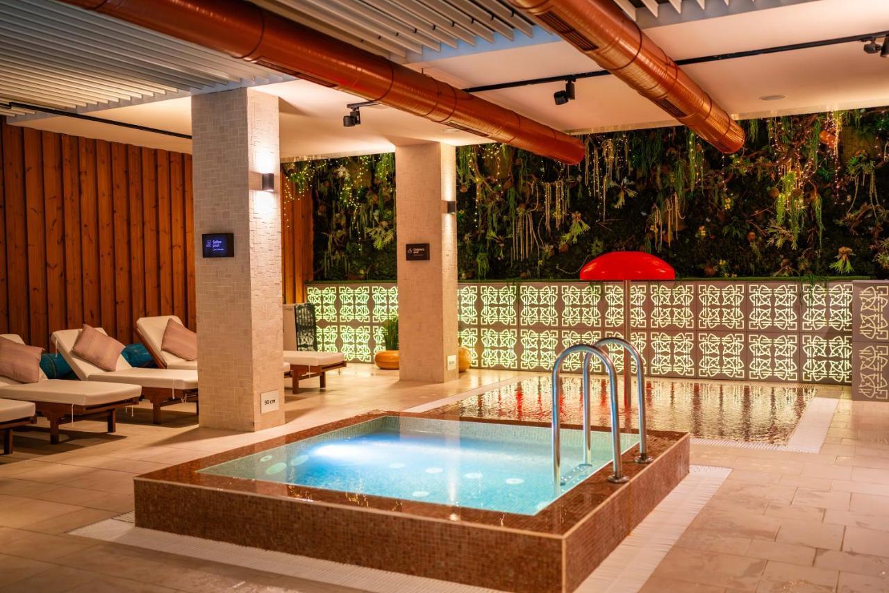 Lucky Bansko Aparthotel Spa & Relax Exterior photo Spa at The Westin